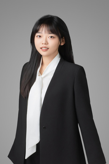 余典老师照片